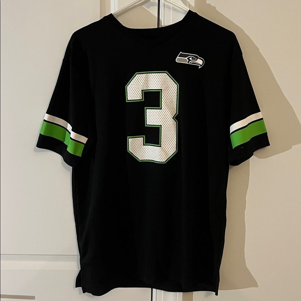 Black Seattle Seahawks #3 Russell Wilson Jersey Style T shirt L NFL